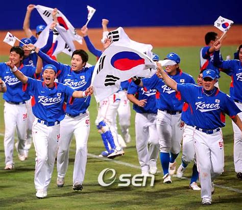 Korean baseball is in full swing—here's what you need to know, from kbo cheerleaders to in the mlb, only american league teams have a designated hitter, while national league teams having a smaller league and teams that play relatively close to one another can make for some intense rivalries. Lair of the xian : 천하통일(天下統一). 올림픽 야구 대표팀