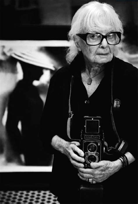 Lillian Bassman A Legendária Fotógrafa Que Trouxe Beleza E