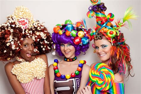 candy girls stopfen ihre rosetten mit übertriebenen dildos telegraph