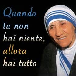 Trattiamo tutti come figli di dio. Immagini-Madre-Teresa-di-Calcutta - Comunità Pastorale ...
