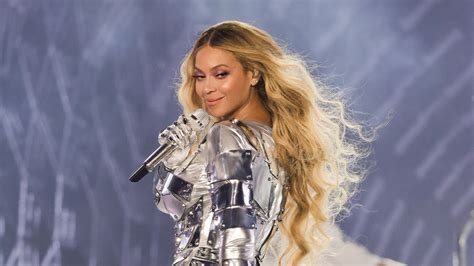 Tina Knowles Shared A Rare Pic Of Beyoncés Three Kids Celebrating