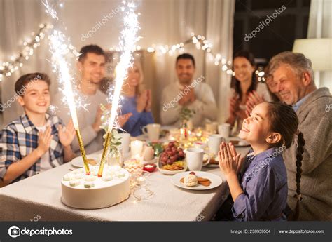 Your family can eat each part of the meal one dish at a time. Happy family having dinner party at home — Stock Photo ...