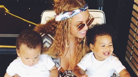 Beyoncés Behind The Scenes Video Of Her Vogue Shoot Features Twins Sir