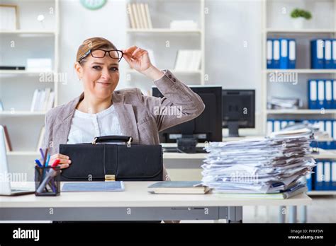 Businesswoman Very Busy With Ongoing Paperwork Stock Photo Alamy