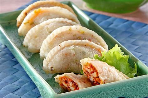 Bahan untuk membuat botok telur asin adalah telur asin mentah, tahu, kelapa parut kasar, cabai merah besar. Makan Siang Sederhana, Cara Bikin Botok Tahu Telur Asin, Resep Makanan Enak | Poskota Jatim