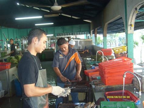 Ikan bakar muara sungai duyung antara restoran ikan bakar yang wajib dikunjungi jika ke melaka. Muara Ikan Bakar Restaurant, Klang - Restaurant Reviews ...