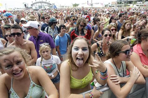 Harlem Shake Creator Baauer Gets Hangout Fest Crowd Dancing Early On Sunday Video Photos