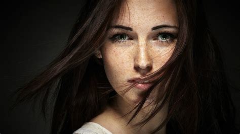 Tiffany Thompson Green Eyes Brunette Freckles Face Eyes Looking At Viewer Model Women