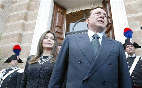 Berlusconi Pagará 3 Millones De Euros Al Mes A Su Segunda Esposa Por El