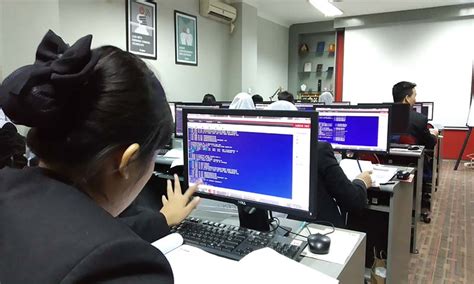 Alasannya kalau makanan saja, pasti sudah banyak sekali pesaingnya, tapi tidak dengan makanan sehat. Usaha Perjalanan Wisata - SMK JAYAWISATA 2