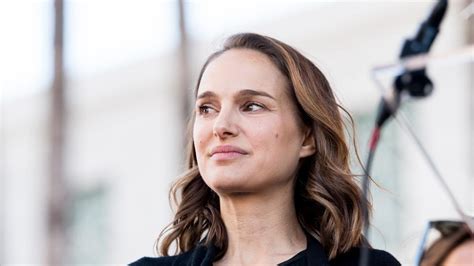 Natalie Portman Jennifer Lawrence Adele And More Celebrities Join March For Womens Rights