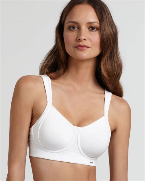 We invited four athletes to share their personal experiences testing sports bras—and to tell us which ones were their. Natori Women's Underwire Sports Bra in Gray (white) | Lyst