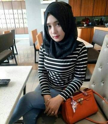The latest tweets from @jilbabseksi Jilbab Hitam Manis Bokep - Koleksi Foto Mahasiswi Cantik ...