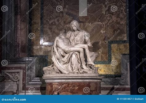 Pieta Skulptur Von Michelangelo An St Peter S Basilika In Rom