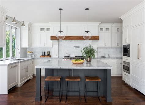 Not only is each fixture is designed specifically for small spaces where height clearance is limited such as beams or ductwork, you can change the. Kitchen Lighting Ideas - 25 Lighting Ideas for the Kitchen ...