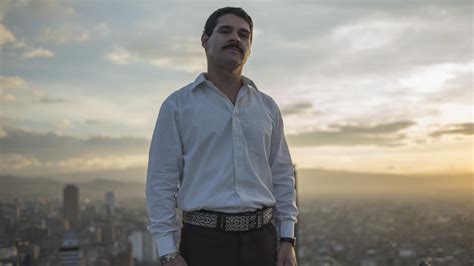 Devlet, el chapo'nun yakalanması için ödül konulduğunu açıklar. El Chapo (TV Series 2017-2018) - Backdrops — The Movie ...