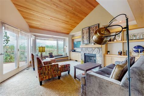 River Edge Retreat | 3 BD Eagle Crest, OR Vacation Rental | Vacasa