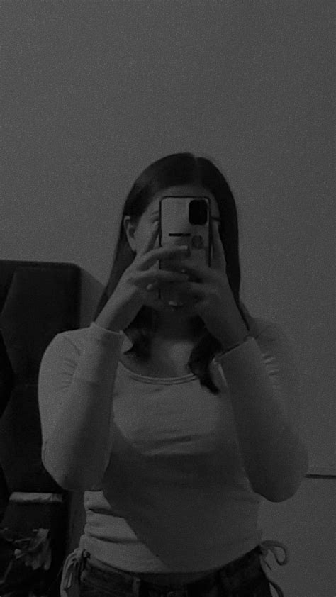 mirror selfie mirror selfie snapchat selfie