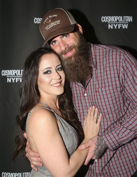 Teen Mom Jenelle Evans Puts Engagement Ring Back On And Calls Herself