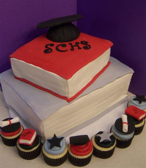 graduation cake and cupcakes