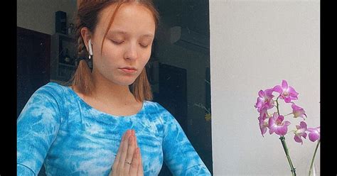 Larissa Manoela Começou A Praticar Meditação Na Quarentena Purepeople
