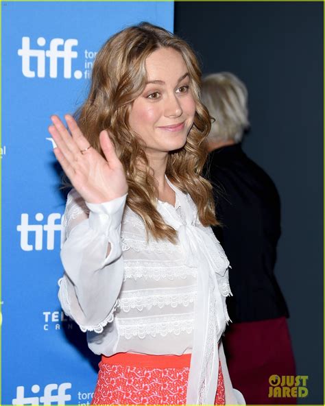 Brie Larson Accepts Imdbs Starmeter At Tiff Dinner Party Photo 3461260 Brie Larson Photos