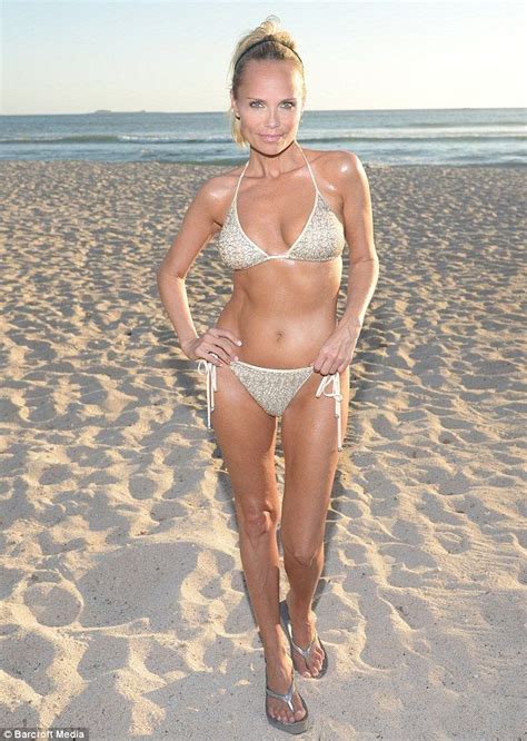 She S The Golden Girl Kristin Chenoweth Shows Off Her Bikini