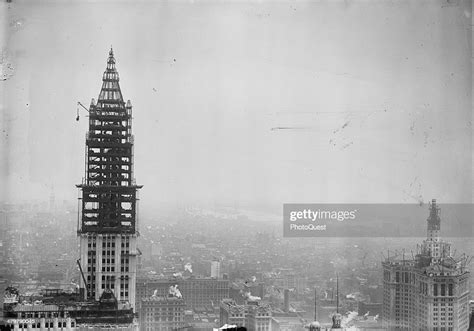 Photo Shows The Tower Construction For The Woolworth Building On