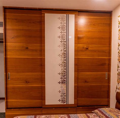 Have a look at the 15 simple and modern bedroom wardrobe design images. Stylish Wardrobe Designs for Bedroom Indian Laminate Sheets