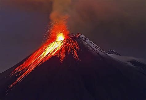 What Causes Volcanoes To Erupt