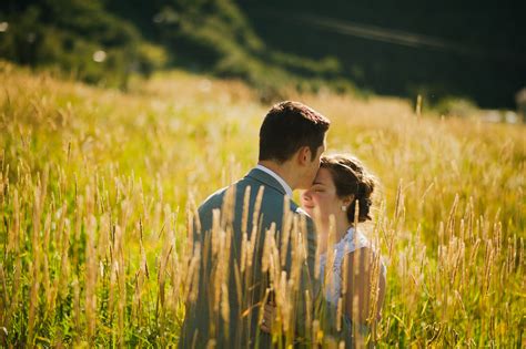 Wallpaper Men Couples in love kissing 2 Girls Fields 3467x2307