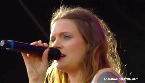 Free Tove Lo Shows Off Her Great Tits To The Crowd Porn Video Hd