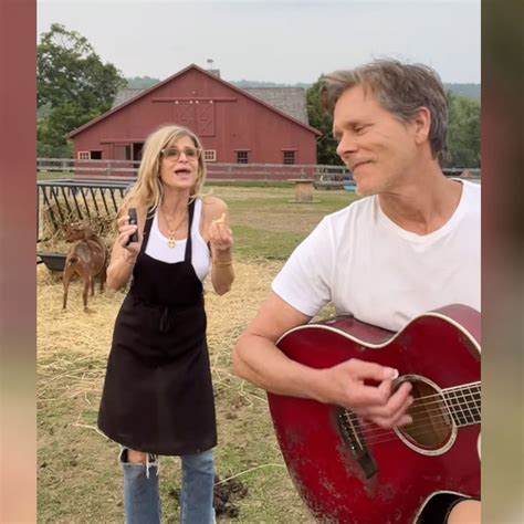 Kevin Bacon Kyra Sedgwick Put A Twist On Chicago S Saturday In The