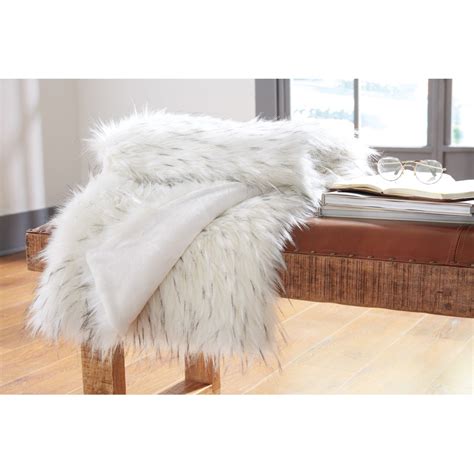 Signature Design By Ashley Throws A1000757t Calisa White Throw Corner