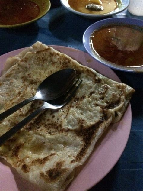 Roti canai is bigger and tastier than the ones in mamak. 8 Restoran Roti Canai di Pulau Pinang Terbaik Untuk Anda Cuba