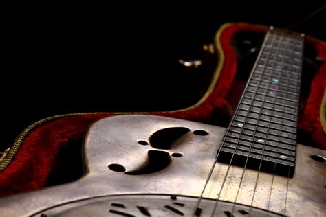 10 Common Bluegrass And Folk Instruments