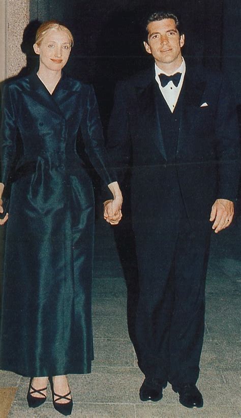 Here you can discus the beautiful and stylish carolyn. Carolyn Bessette Kennedy: Photo