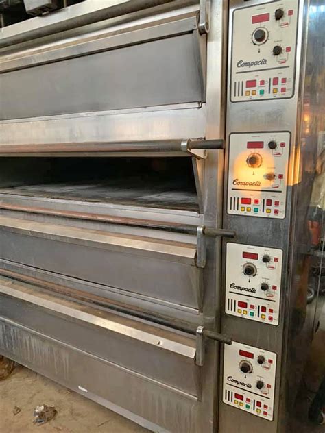 52 * 45.8 * 40cm. Large bakers oven 415v | Second Hand Catering Equipment ...