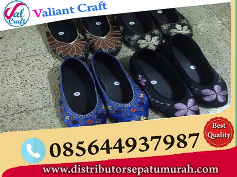 Harganya sepatu vans era core ini dibanderol sekitar rp 750.000. Pabrik Sepatu Purwokerto ~ Terjaring Razia Masker 28 Orang ...