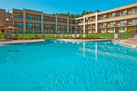Holiday Inn Resort At Lake George An Exceptional Lake George Hotel