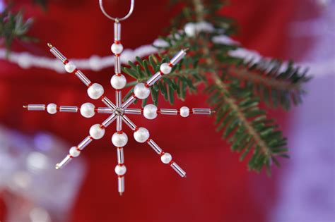 Tip of the Day: Simple Christmas Baubles - THE CHEAPSKATES CLUB