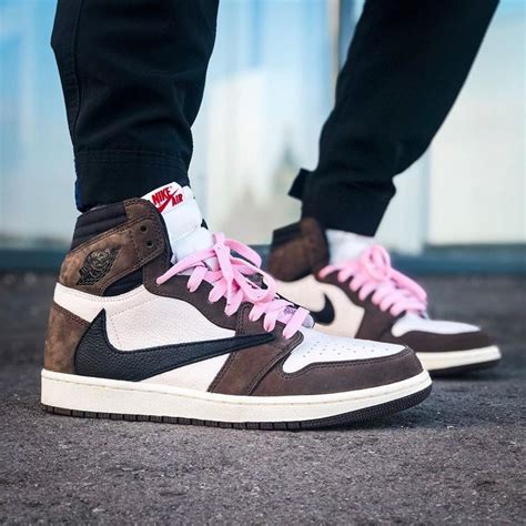 Travis Scott X Jordan 1 Backwards Swoosh Mocha Sneakers Fashion Air