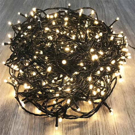 Die led lichterkette verbreitet dabei nicht nur ein modernes ambiente, sie ist gleichzeitig stromsparend und glänzt durch eine hohe lebendauer. 400er LED Lichterkette Grünes Kabel Weihnachtslichterkette ...