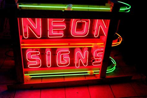 Vintage Porcelain Neon Signs From The 1920 S 1950 S Buy Sell Old Signs
