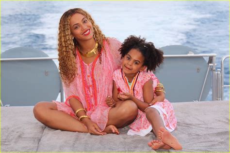 Bey won the grammy for best r&b performance. Beyonce Shares Rare Photo of Twins Rumi & Sir!: Photo 4120998 | Beyonce Knowles, Blue Ivy Carter ...