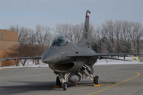 Us Air Force F 16 Receives New Single Color Paint Scheme Pakistan