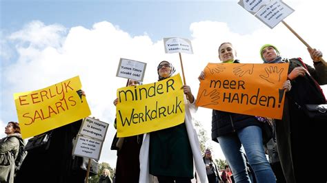 Blijf altijd op de hoogte van het laatste nieuws via de snelste en leukste nieuwssite van nederland, 24 uur per dag en 7 dagen in de week. Waarom trekken de leraren vandaag ten strijde op het ...