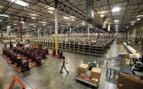 Amazon hiring full-time workers at Upper Macungie Township facility