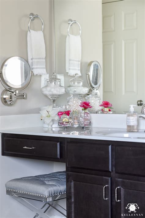 Vanity Makeup Drawer and Bathroom Cabinet Organization ... Freshly made over for the new year, here's inspiration to tackle your home projects with this vanity makeup drawer and bathroom cabinet organization.