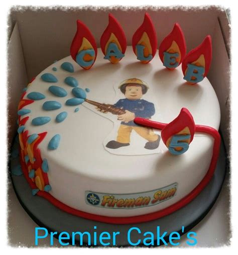 Und nicht zu vergessen ist die kleine feuerwehrmann sam figur, welche auf der torte steht und gegen die flammen ankämpft! Fireman Sam Cake … | Feuerwehrmann sam kuchen, Torte ...